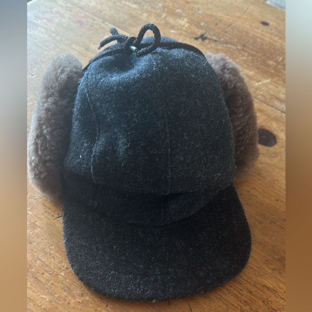 Filson Kids Earflap Hat - Black and Brown
Shearling size medium
